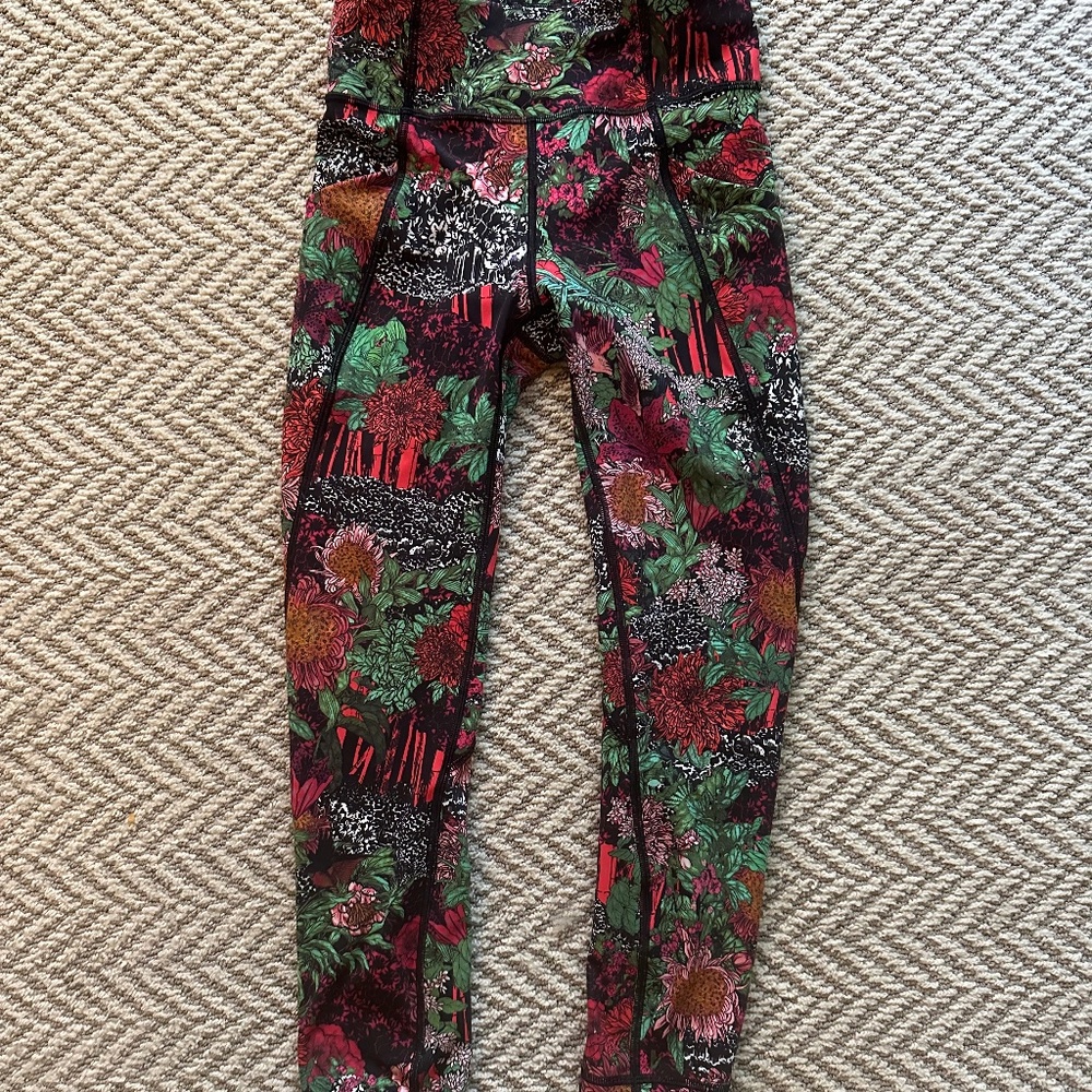 Lululemon Fast and Free size 4